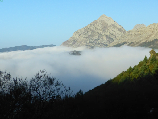 Los 5 mejores lugares de España para caminar sobre un mar de nubes