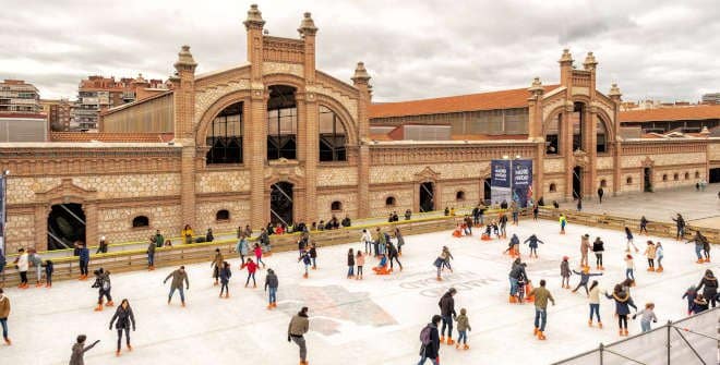Pista de hielo y mercado navideño se instalan junto al Museo Reina Sofía