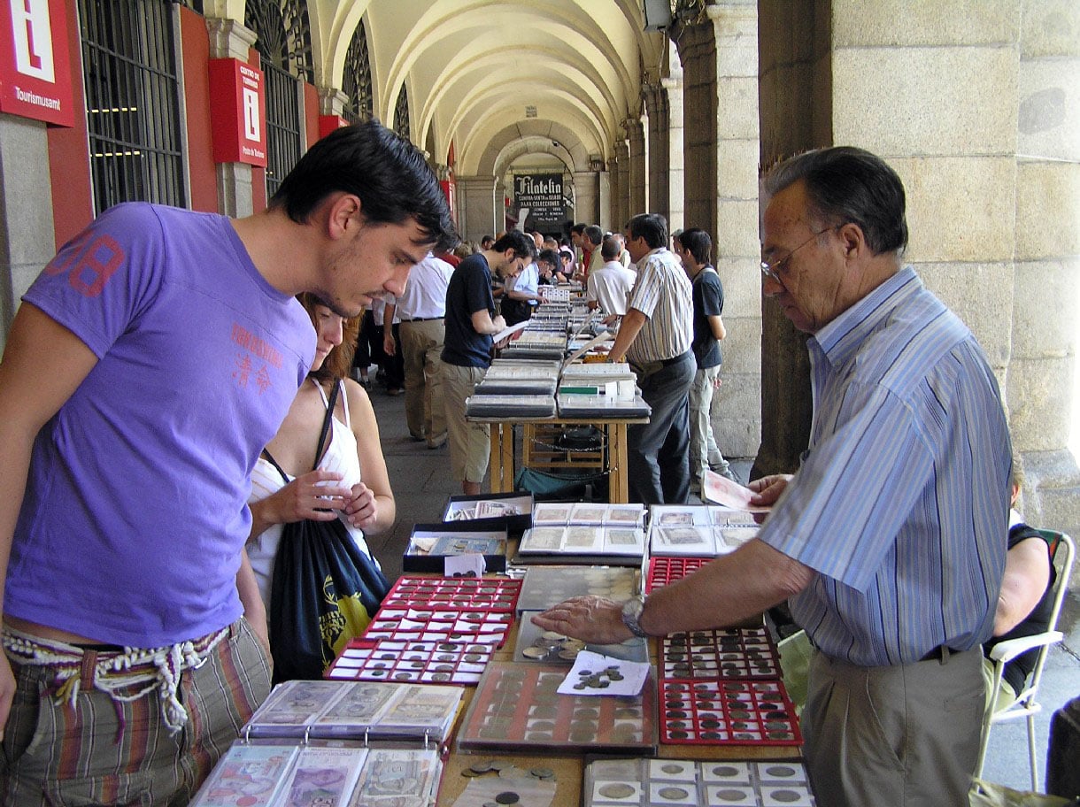 Regresa el tradicional Mercado de Filatelia de la Plaza Mayor 