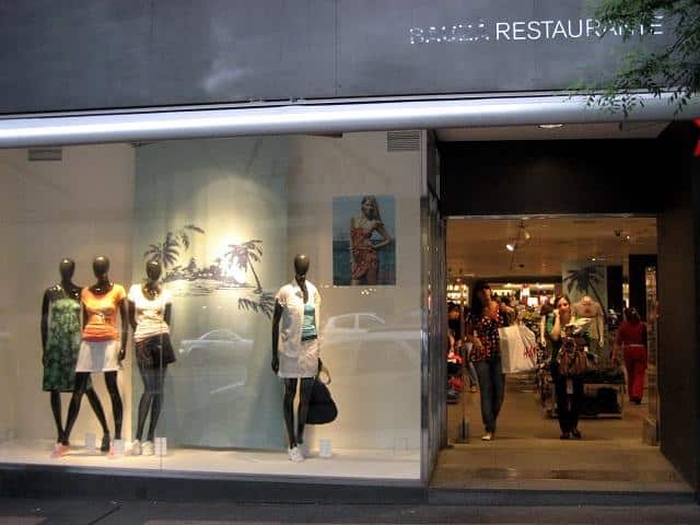 El grupo H&M cierra sus dos tiendas más emblemáticas de Madrid