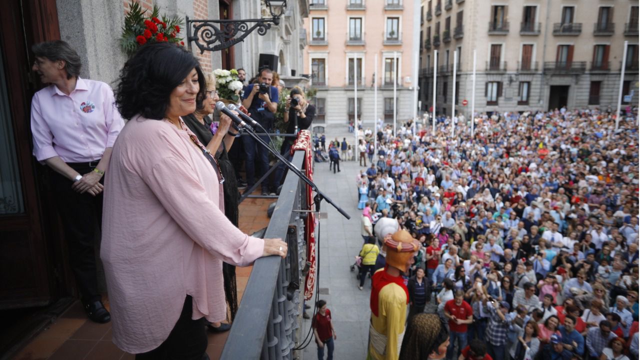 Madrid homenajea a la gran Almudena Grandes con una calle y una placa