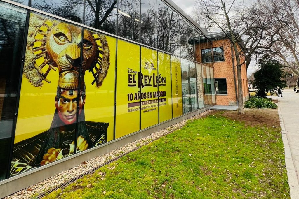 El Parque del Retiro alberga una exposición gratuita del Rey León